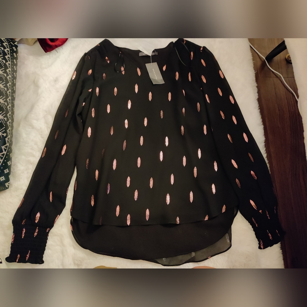 Suzy Shier black Top